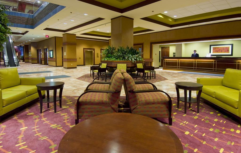 Doubletree By Hilton Lansing Hotel Interior photo